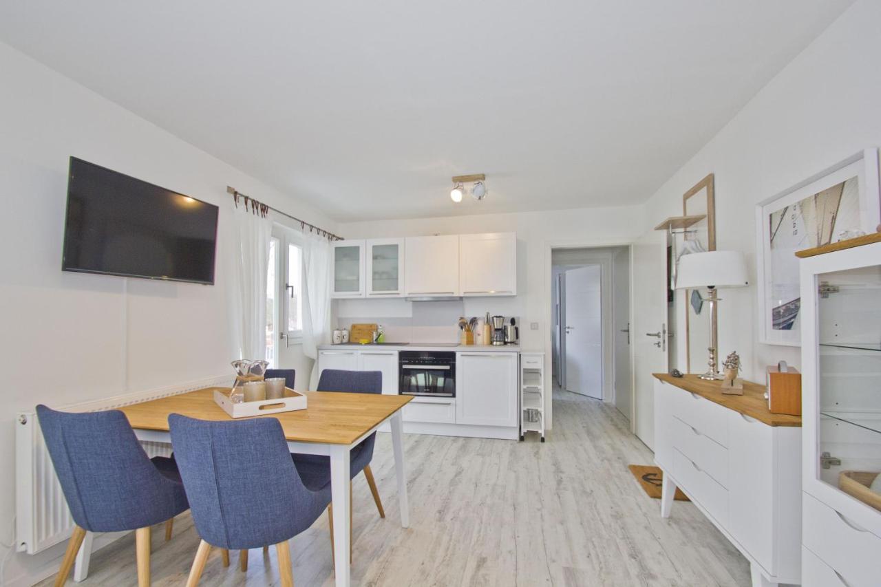 Moderne Ferienwohnung Mit Balkon, Meerblick - Ferienresidenz Zwei Boddenfewo 1-3 Lietzow Buitenkant foto